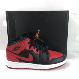 Nike Air Jordan 1 Mid GS Banned Bred 2020